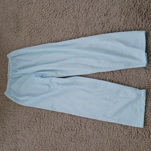 NEW Ladies Pajama Set - Picture 3 of 7